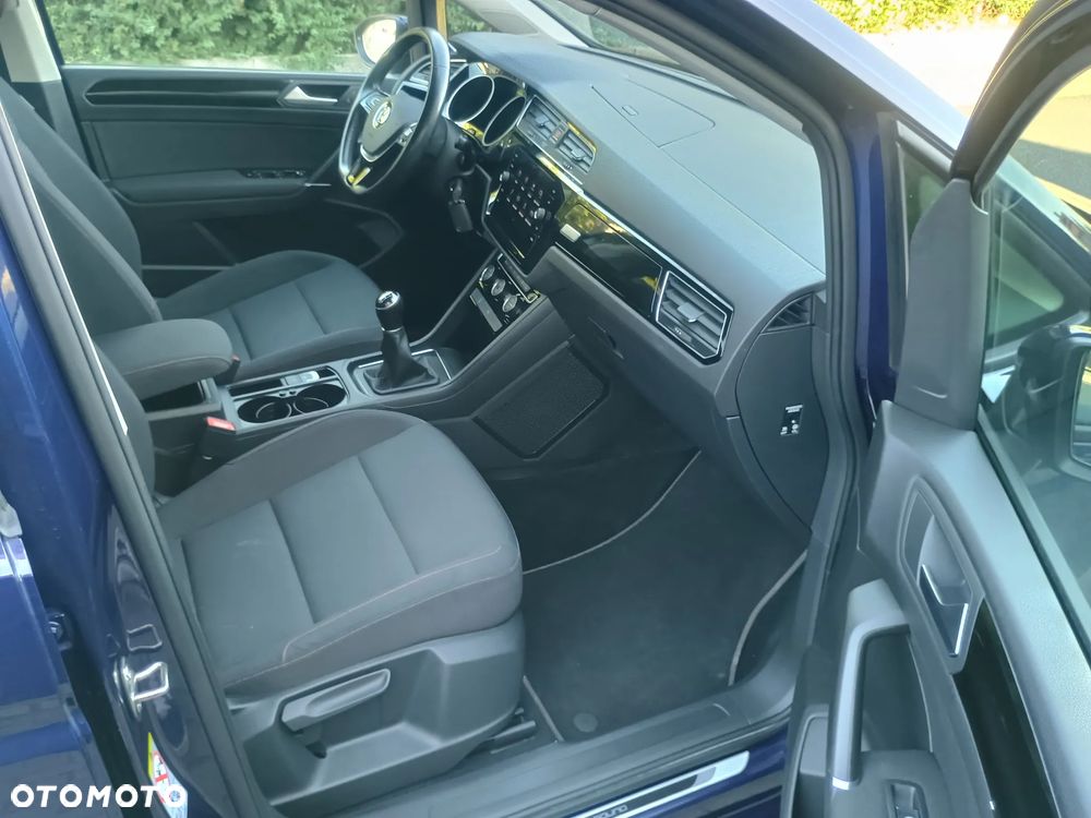 Volkswagen Touran 1.2 TSI (BlueMotion Technology) SOUND - 23