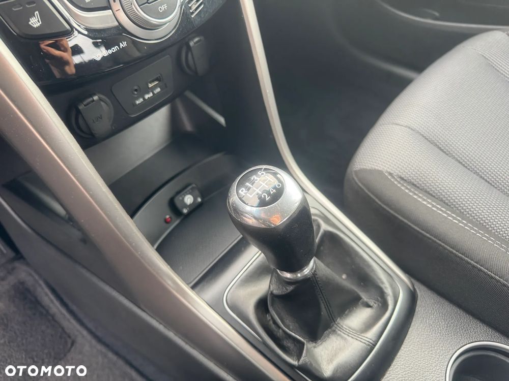 Hyundai i30 1.4 Fifa World Cup Edition - 27