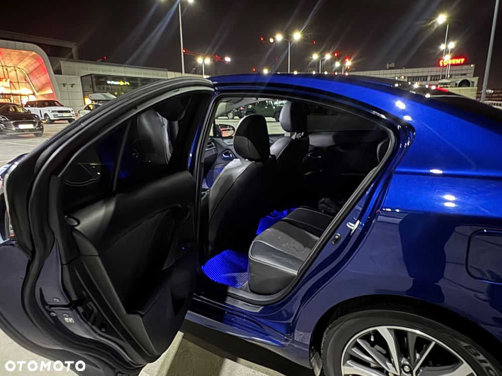 Toyota Avensis 1.8 Prestige MS - 12
