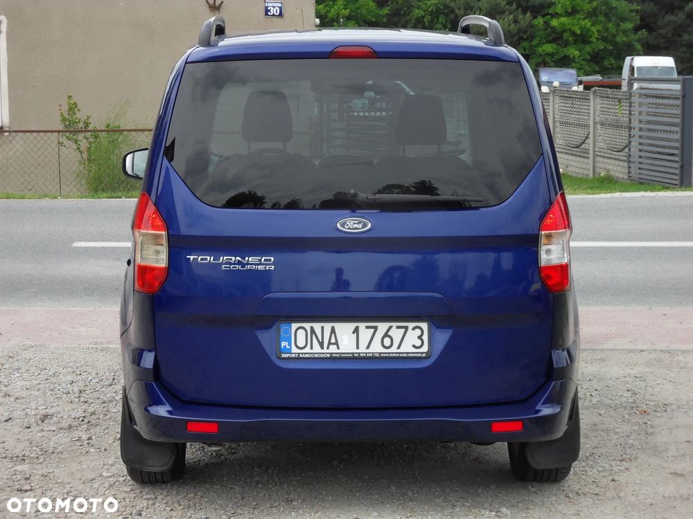 Ford Tourneo Connect 1.5 EcoBlue Start-Stop Titanium - 4