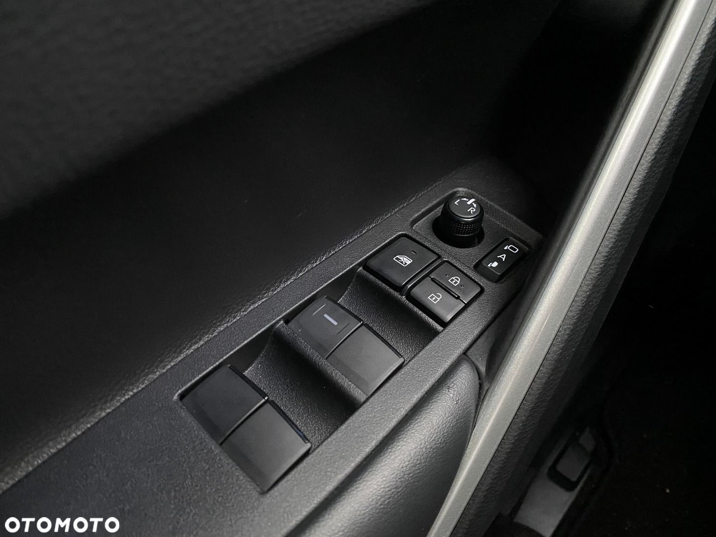 Toyota Corolla Cross 2.0 Hybrid Style - 23