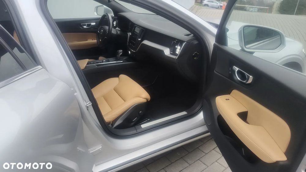 Volvo V60 D4 Geartronic Momentum Pro - 18