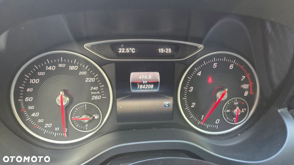 Mercedes-Benz GLA 180 Style - 16