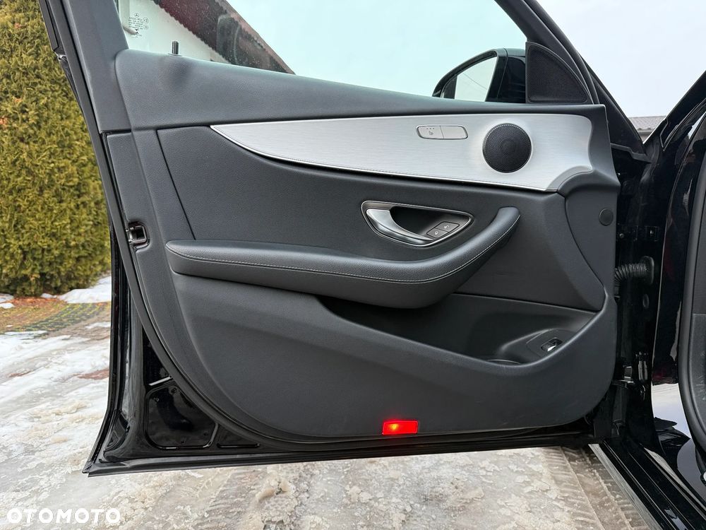Mercedes-Benz Klasa E 300 de 9G-TRONIC Avantgarde - 26