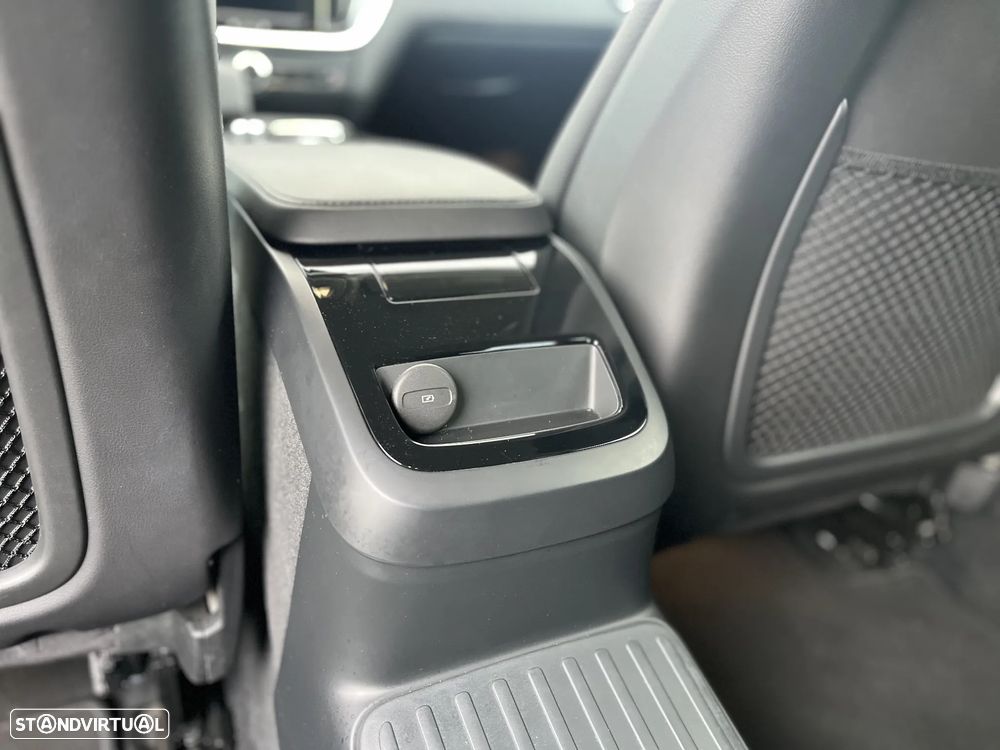 Volvo V60 2.0 T6 AWD TE Plus Dark - 19