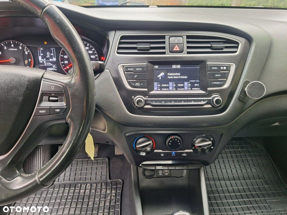 Hyundai i20 1.2 BlueDrive Fresh - 11
