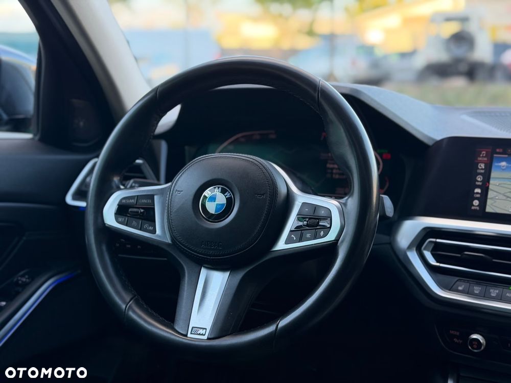 BMW Seria 3 330i Sport Line - 16
