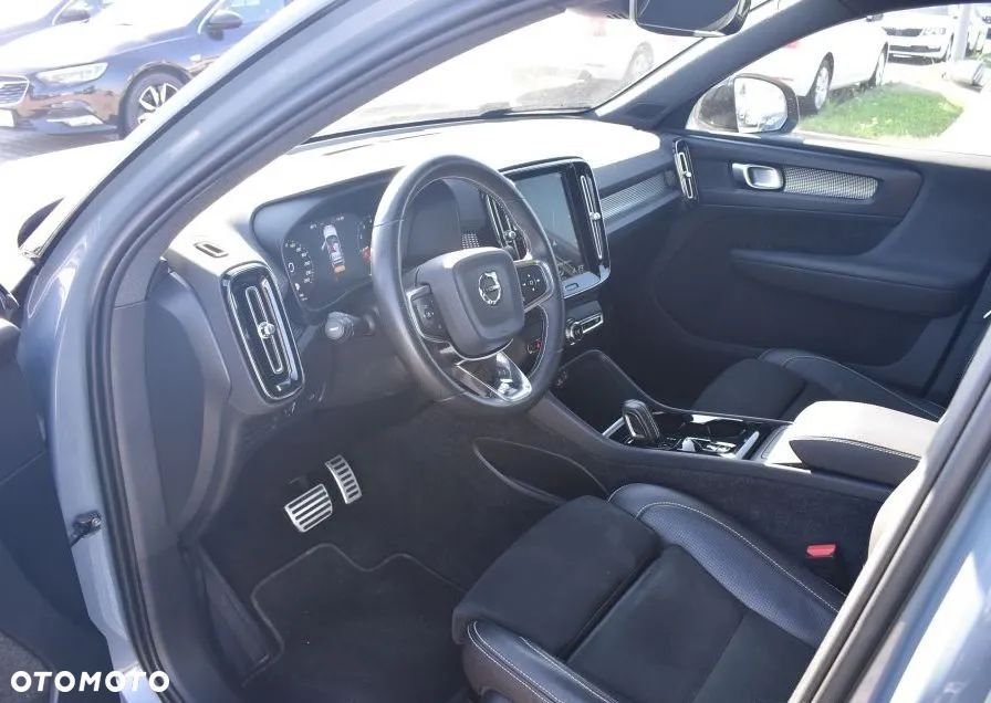 Volvo XC 40 T3 R-Design - 8