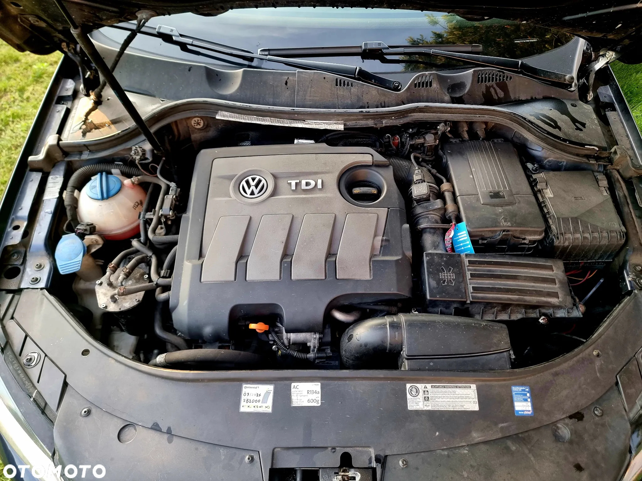 Volkswagen Passat 1.6 TDI DPF BlueMot Highline - 21
