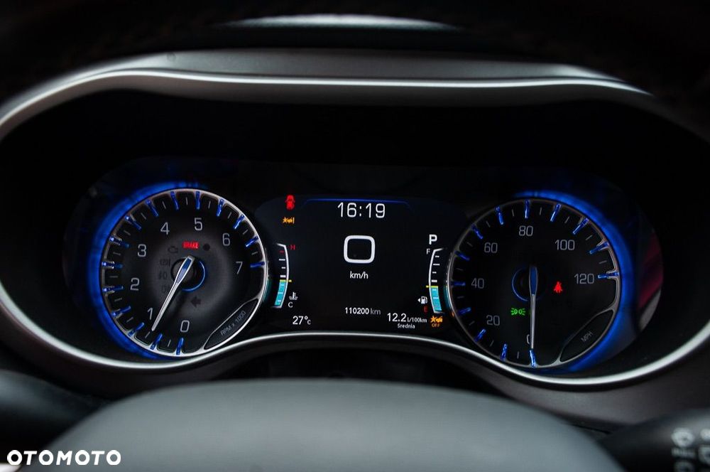 Chrysler Pacifica - 17