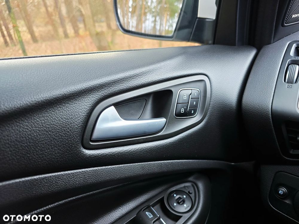 Ford Kuga 2.0 TDCi 4x4 ST-Line - 19