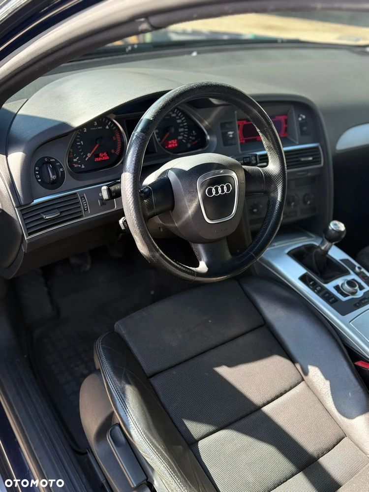 Audi A6 Avant - 16