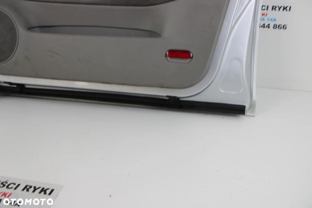 VW Golf IV Bora Drzwi Prawy Przód LA7W - 9