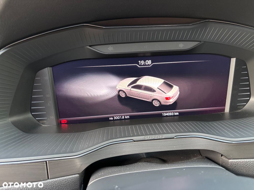 Skoda Superb 2.0 TDI SCR Style DSG - 25