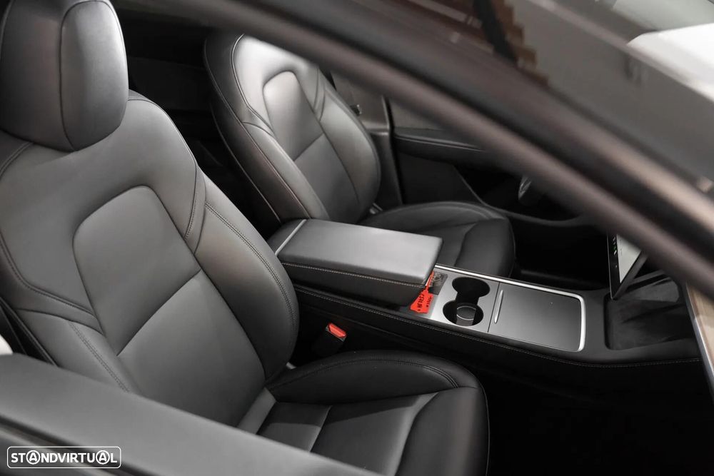 Tesla Model Y Long Range Dual Motor AWD - 14