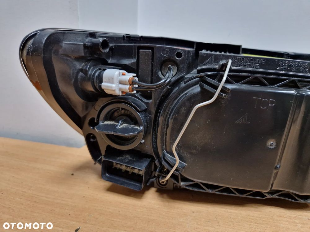 LAMPA LEWA PRZEDNIA XENON VOLVO S40II 04-07R  CZARNY ŚRODEK IDEALNA ORYGINAŁ EUROPA - 11