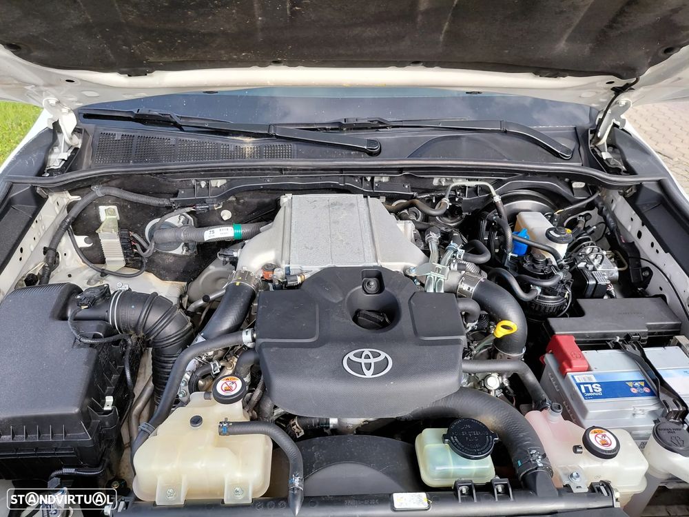 Toyota Hilux - 12
