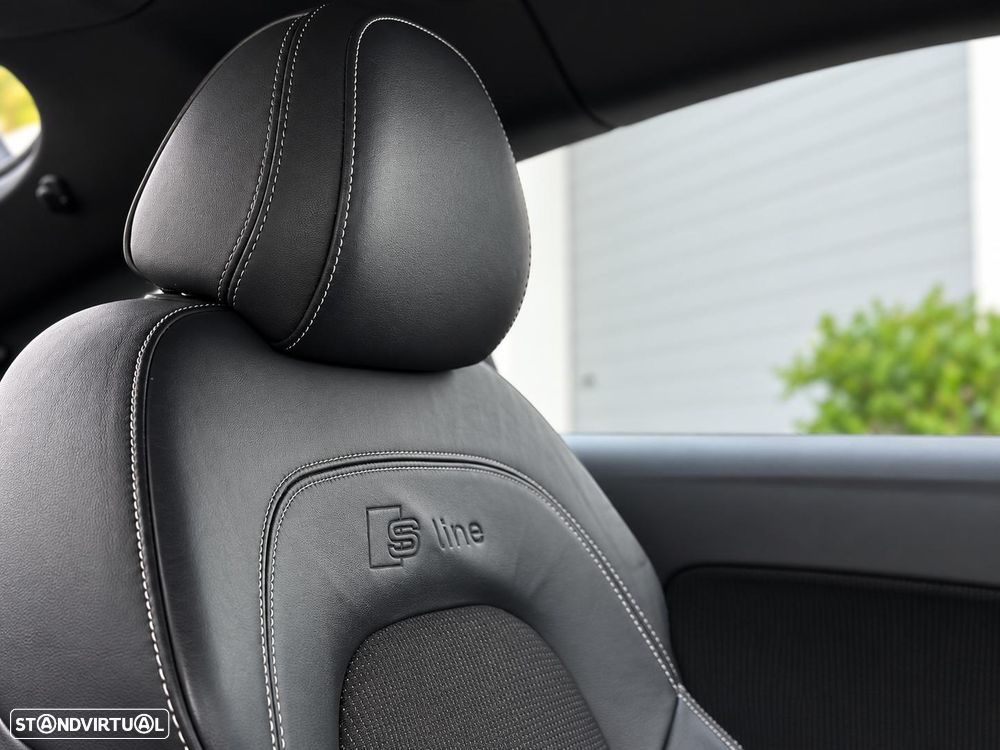 Audi TT Coupé - 24