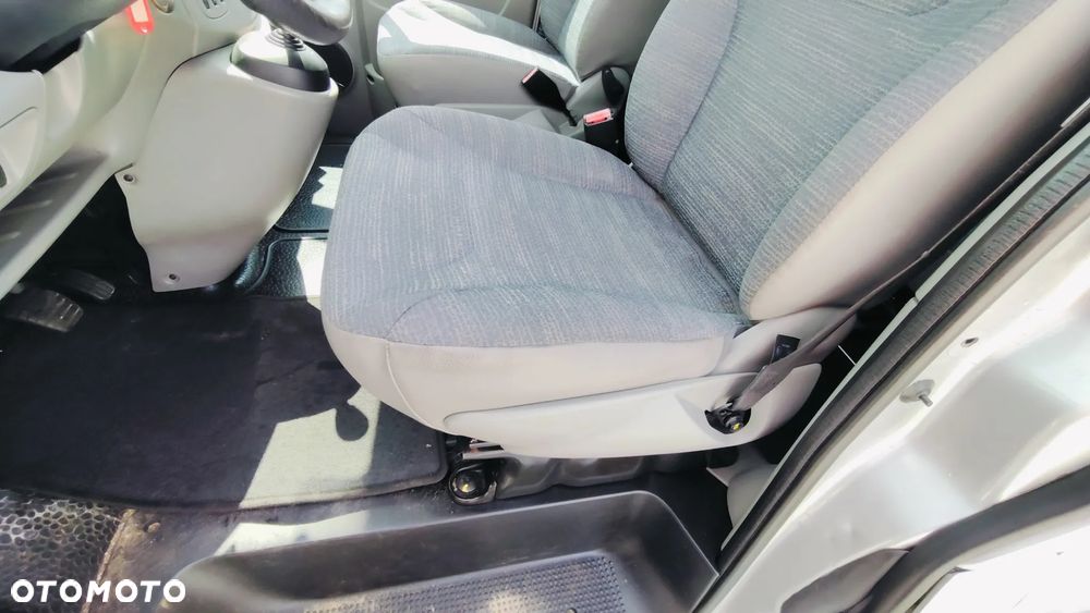 Renault Trafic 2.5 dCi 150 FAP Passenger L1H1 Quickshift Privilège - 10