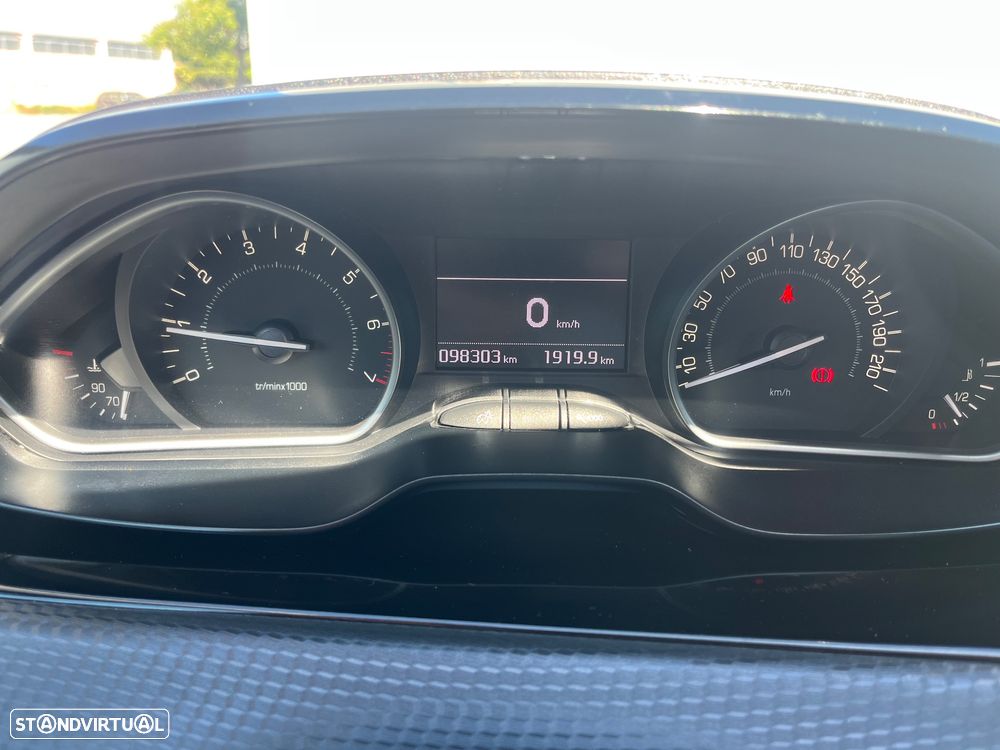 Peugeot 208 PureTech 110 Stop & Start Tech Edition - 12