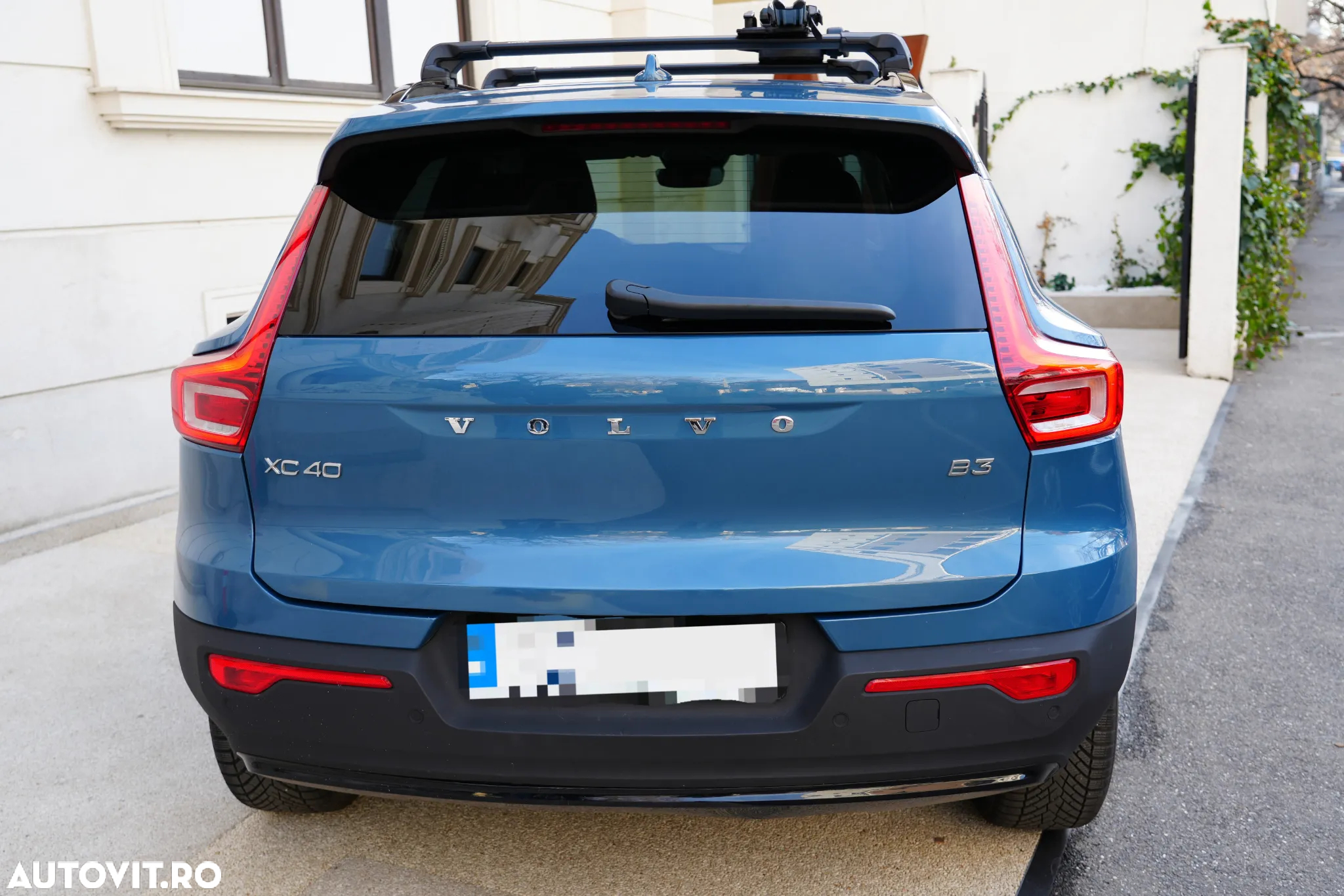 Volvo XC 40 B3 AT FWD MHEV Plus Dark - 7