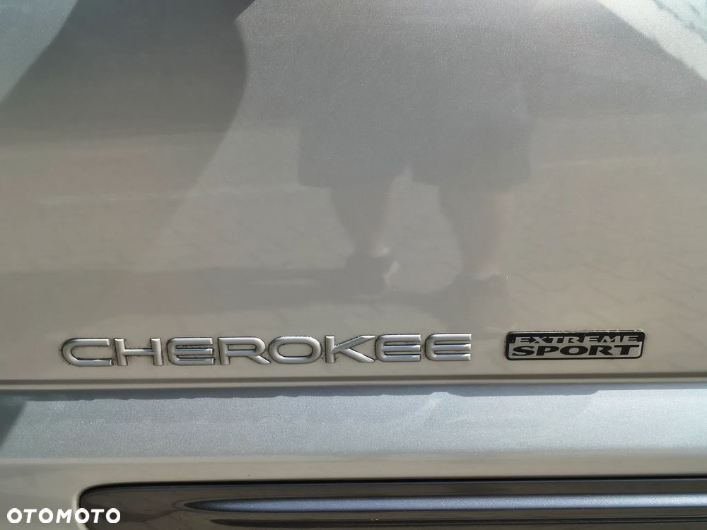 Jeep Cherokee - 35