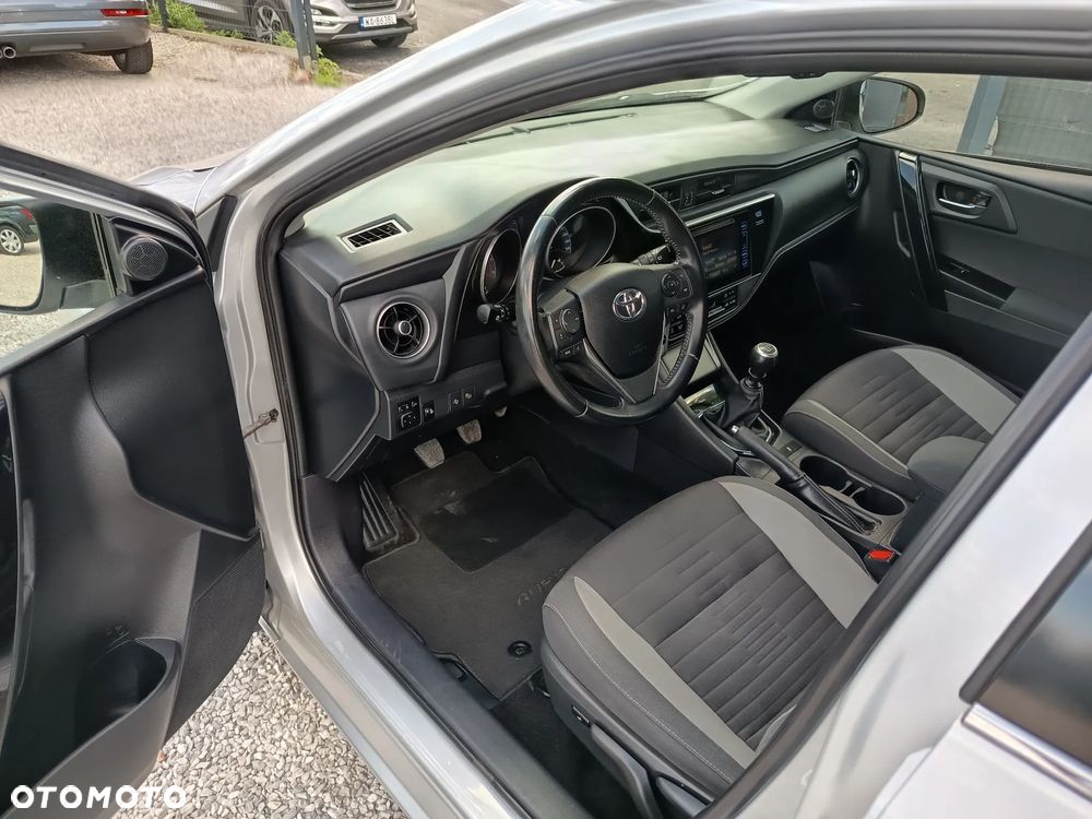 Toyota Auris 1.6 Dynamic - 22