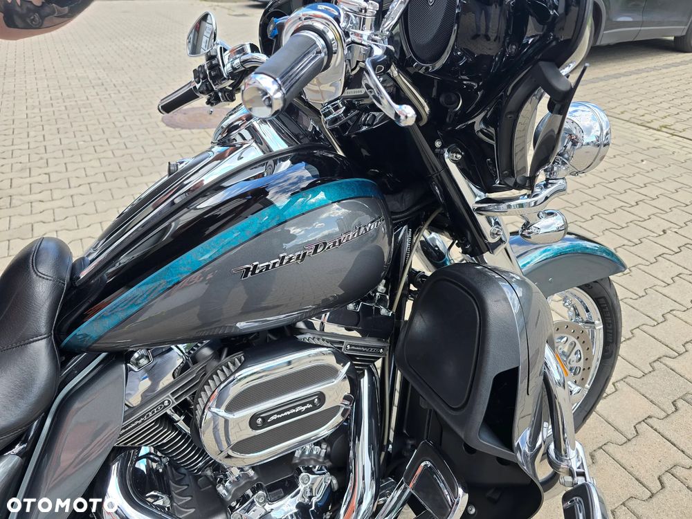 Harley-Davidson FLHTCU Ultra - 10