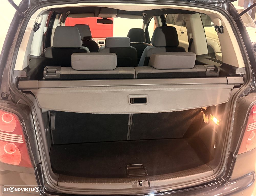 VW Touran 1.9 TDi Trendline 7L - 10