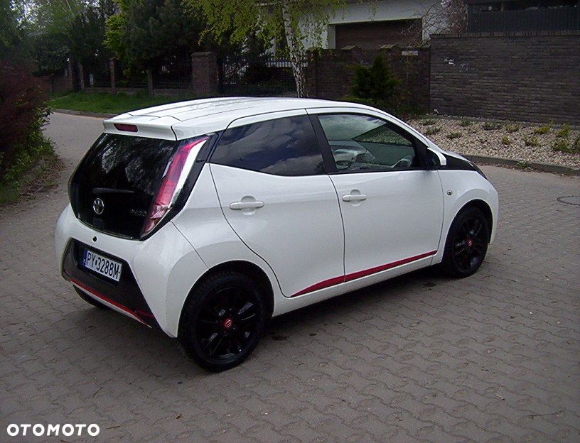 Toyota Aygo x-play Edition-S - 18
