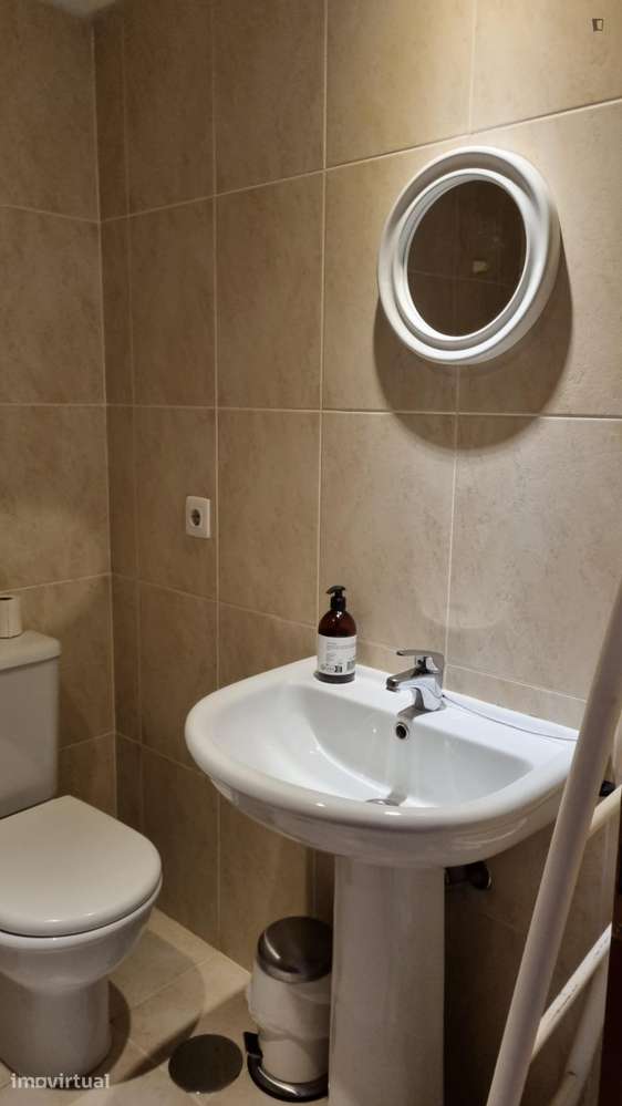 Apartamento com 1 quartos - localizado em Ramalde Porto - Grande imagem: 2/49