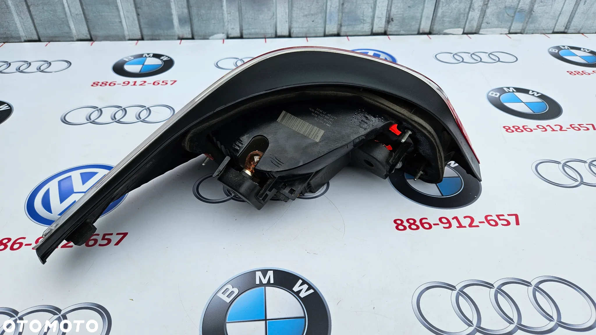 BMW 5 E60 SEDAN 2003-2007 Kompletna lampa tył prawy Lampa tylna prawa kierunkowskaz biały 7165738 EUROPA - 7