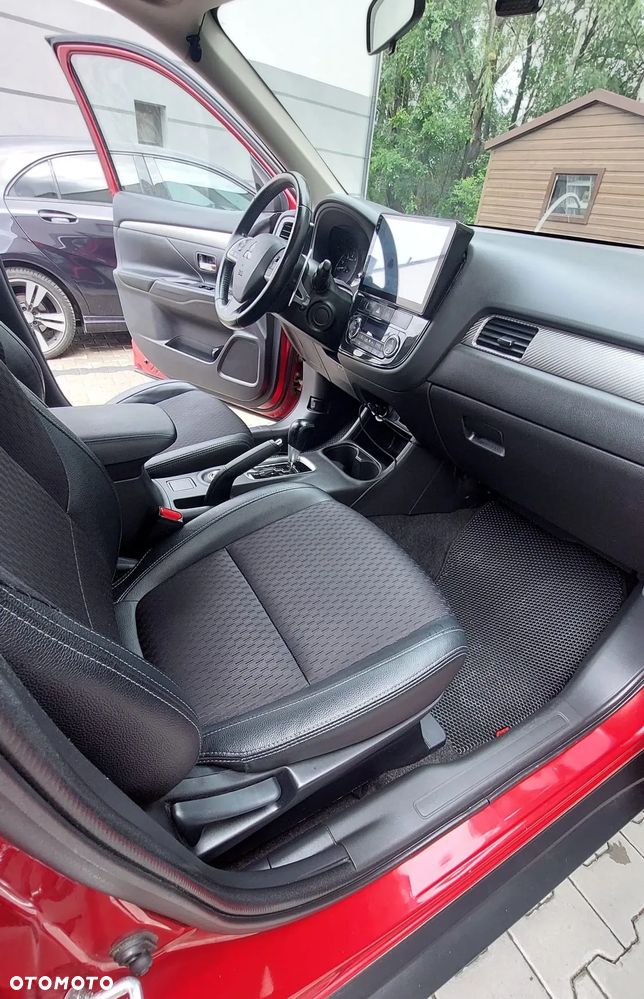 Mitsubishi Outlander 2.0 Intense + 4WD CVT - 9