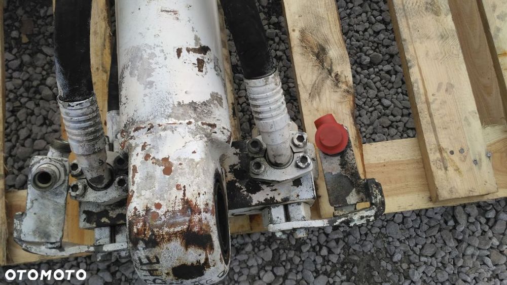 Siłownik Liebherr 312 [D135 S60 T60] - 4