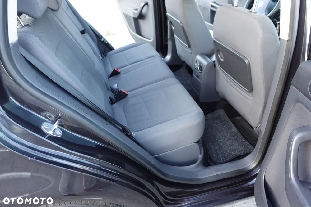 Volkswagen Golf Plus - 17