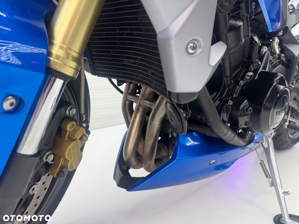 Triumph Street Triple - 18