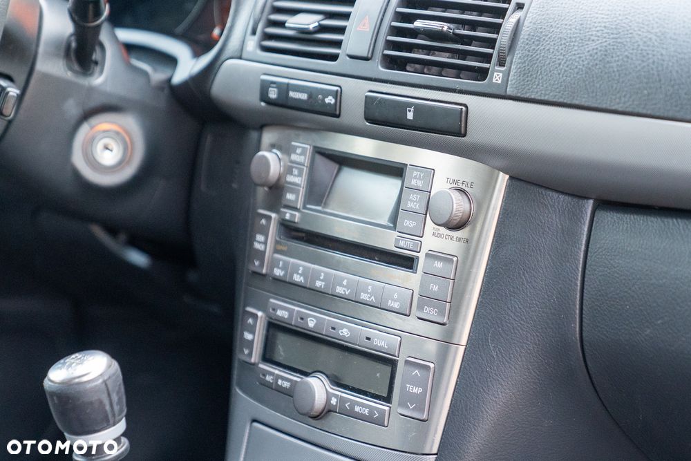 Toyota Avensis 2.0 D-4D - 3