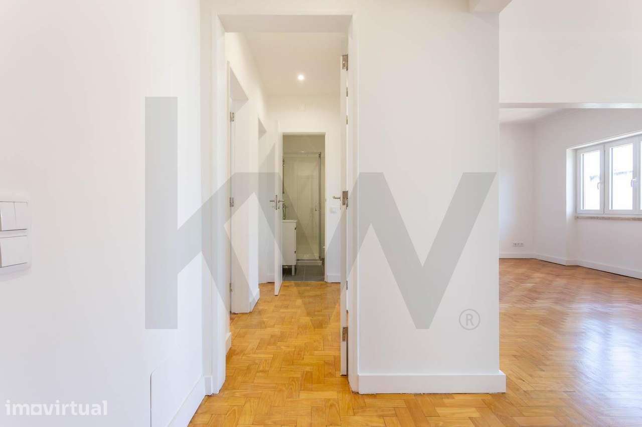 Apartamento T2 todo remodelado e novo com 80m2 - Grande imagem: 4/22