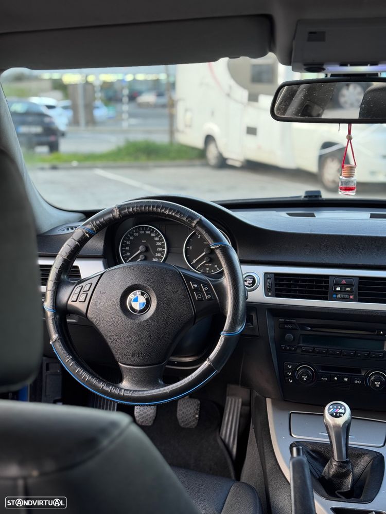 BMW 320 d - 4