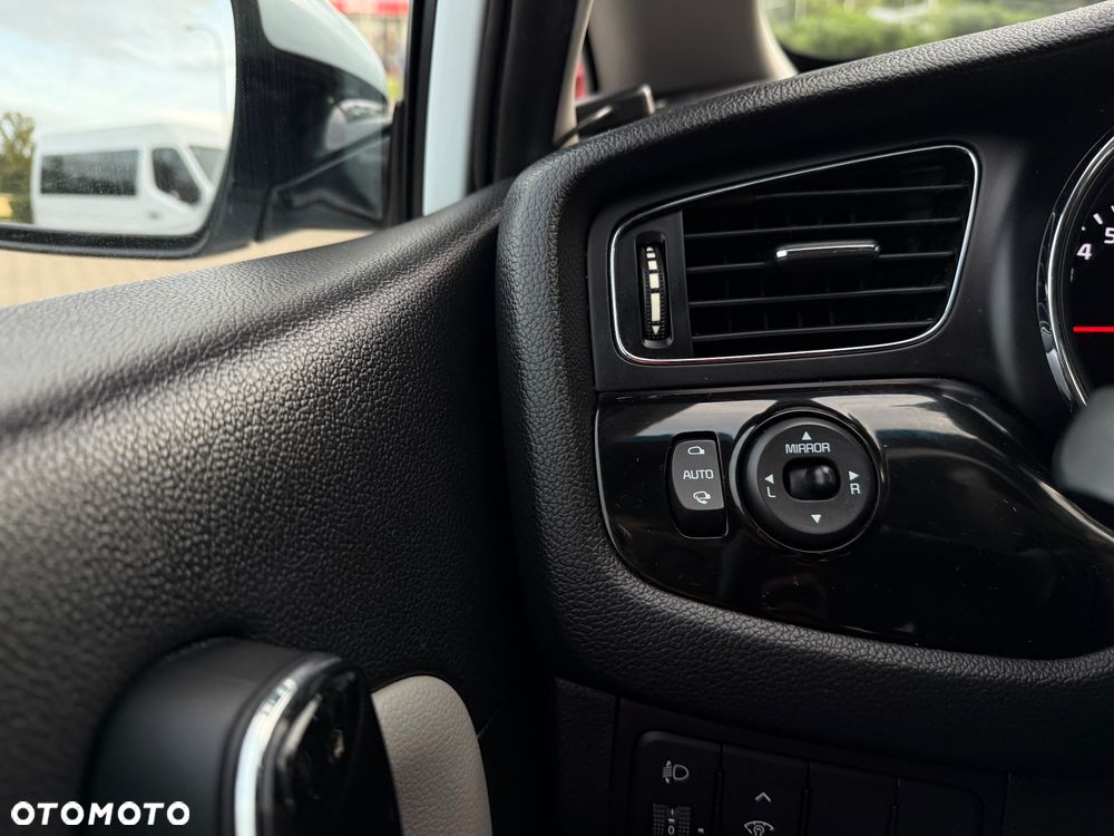 Kia Ceed 1.4 CVVT Dream Team Edition - 32