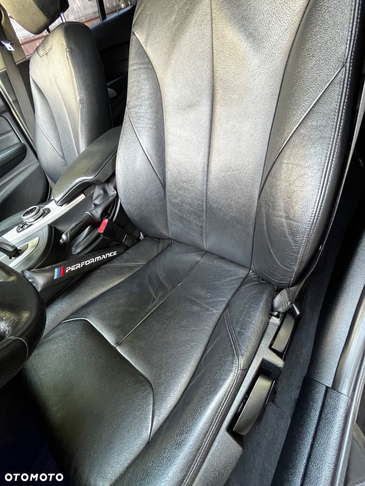 BMW Seria 3 318d - 25