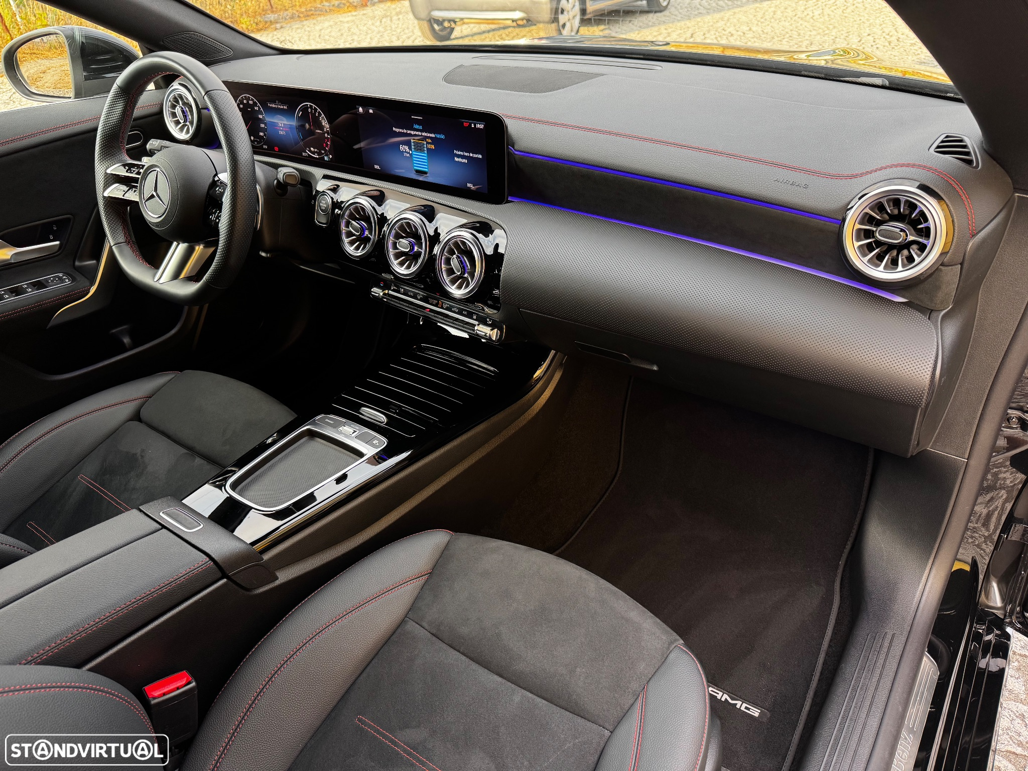 Mercedes-Benz CLA 250 e Shooting Brake AMG Line - 35