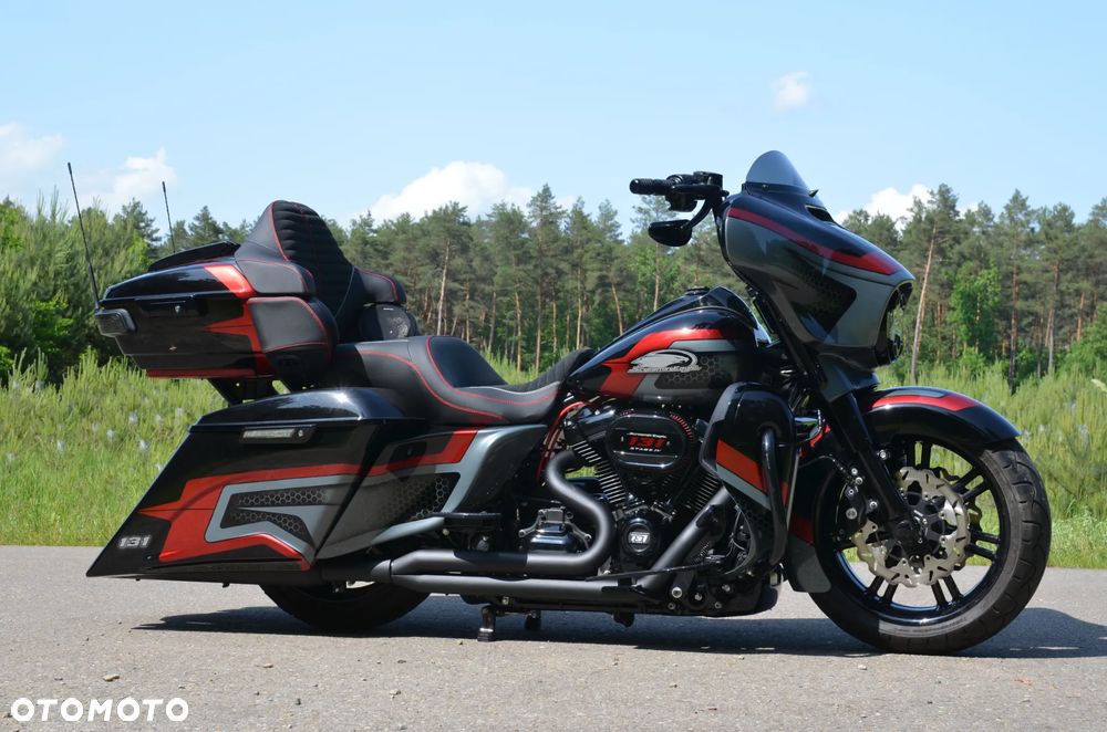 Harley-Davidson Touring Street Glide - 19
