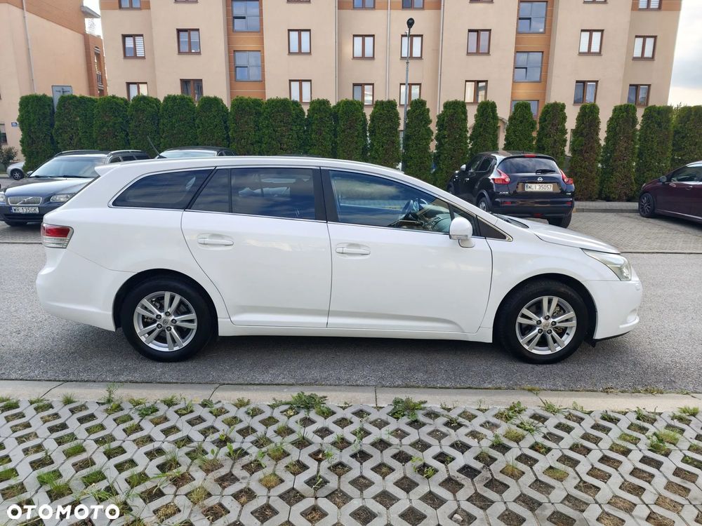 Toyota Avensis 2.0 Sol EU5 - 4