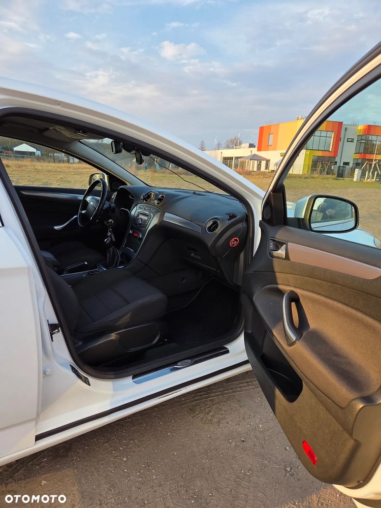 Ford Mondeo 1.6 Silver X - 14