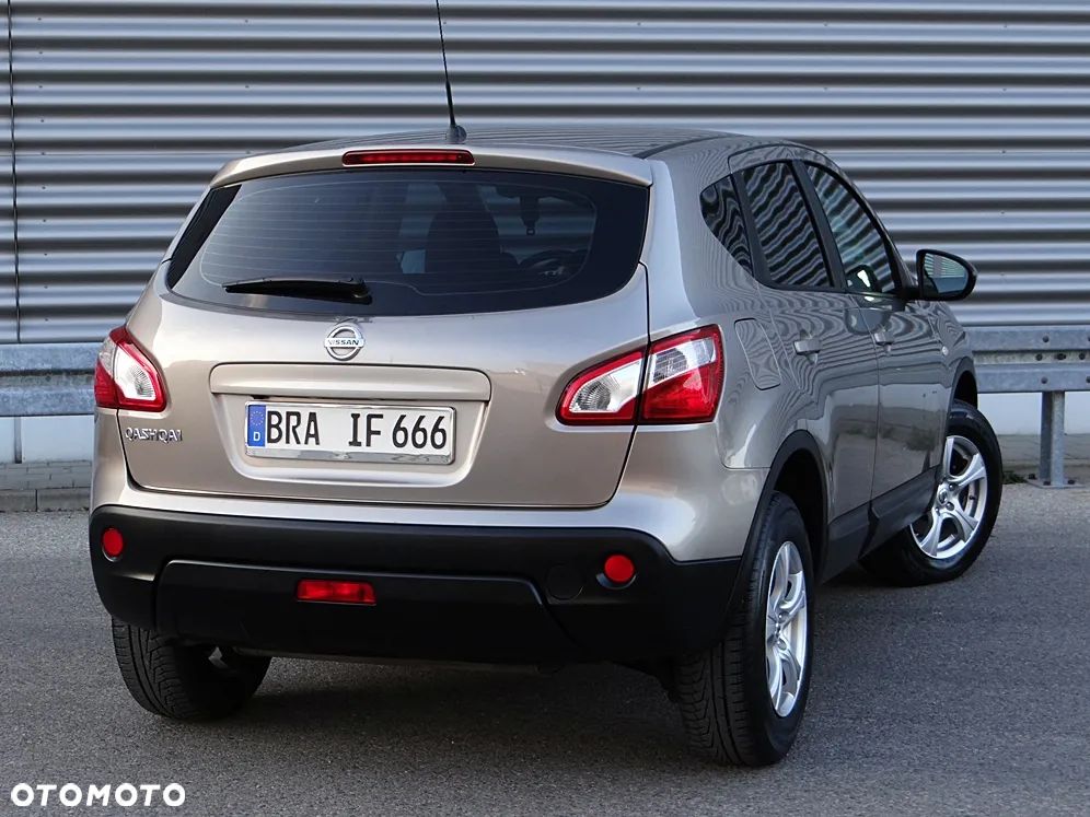 Nissan Qashqai 1.6 visia - 14