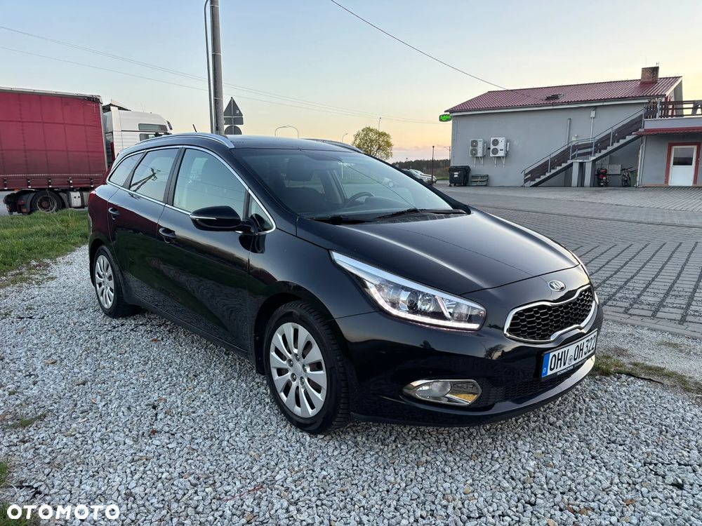 Kia Ceed 1.6 CRDi 128 Dream Team Edition - 2