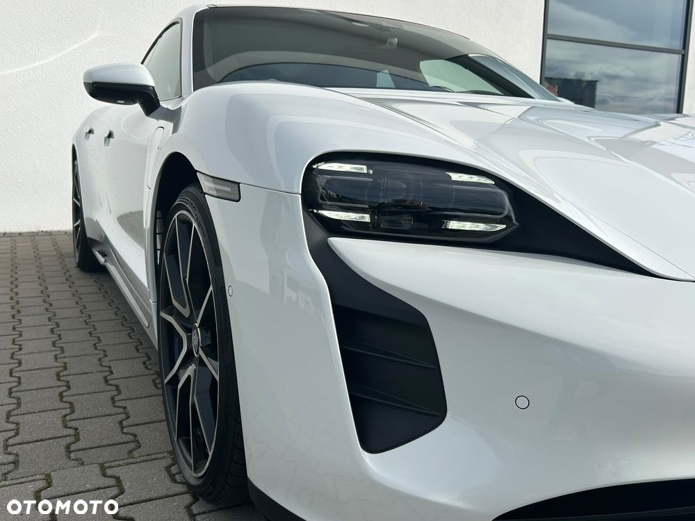 Porsche Taycan Standard - 32