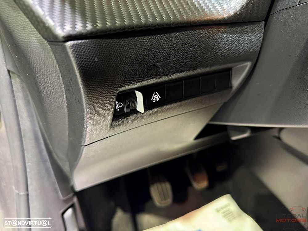 Peugeot 208 1.2 PureTech SE Style - 18