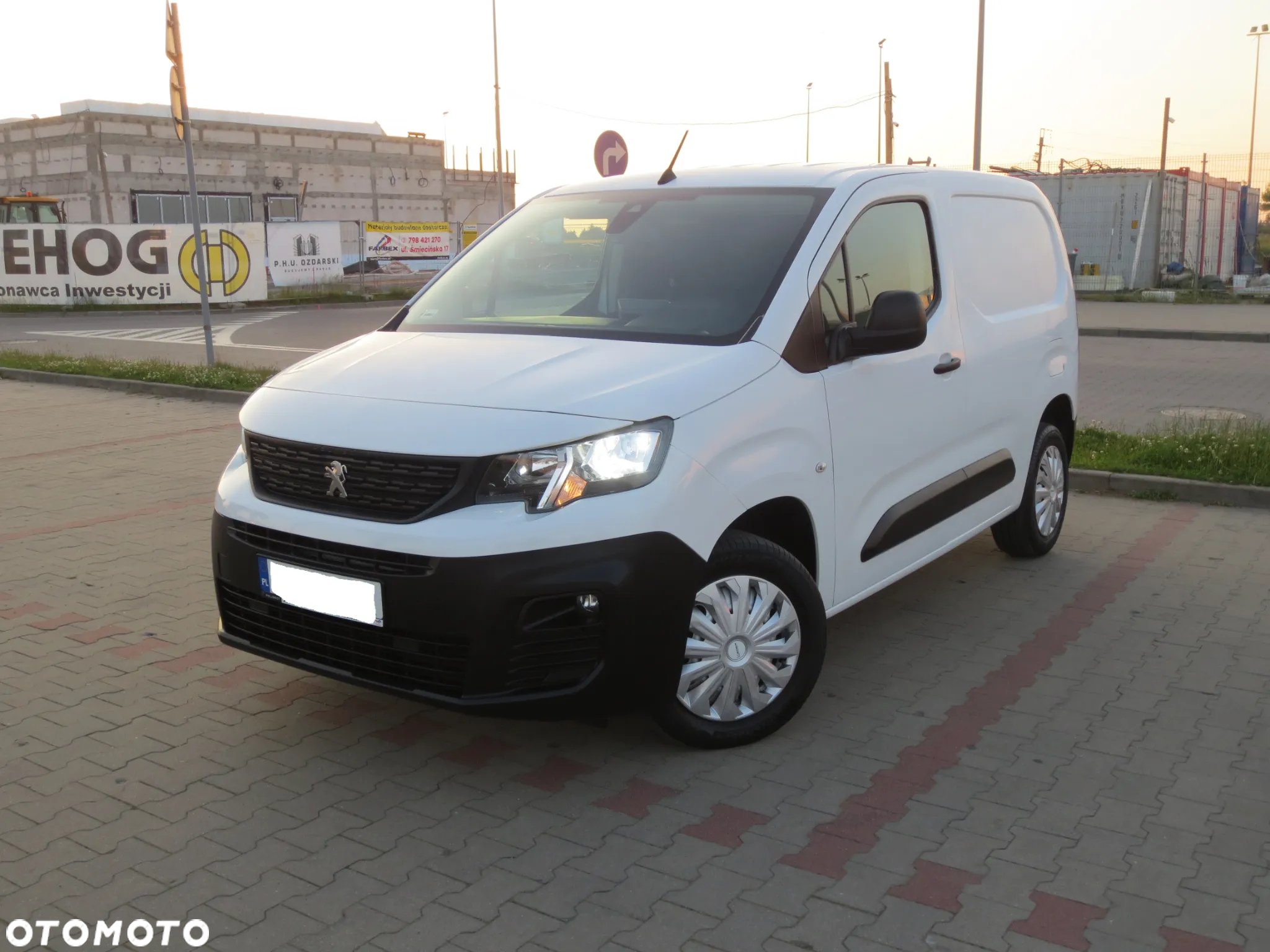 Peugeot PARTNER Niski przebieg 3 OSOBY salon POLSKA - 2